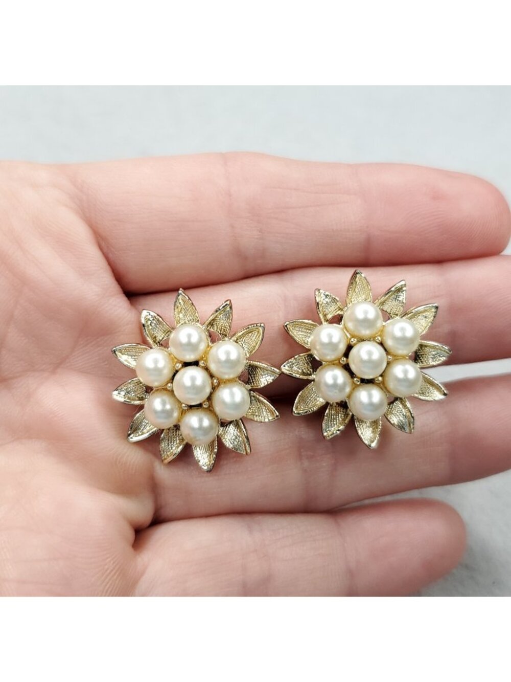 Vintage Lisner Earrings Floral Gold Tone Faux Pearl Clip On 1"